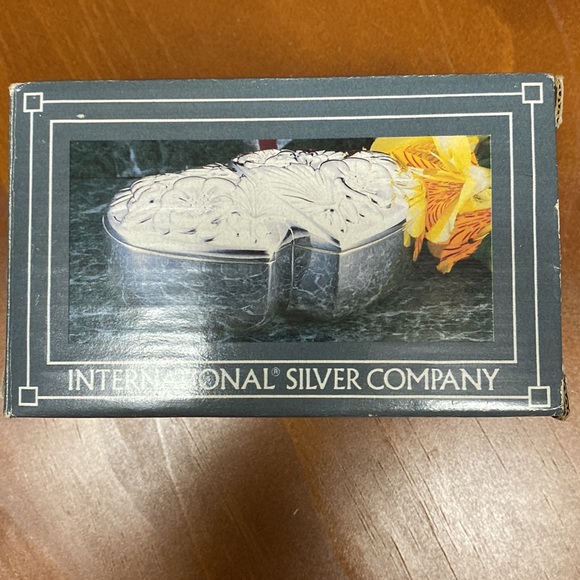 Silverplated Double Heart Shape Jewelry Box - Picture 4 of 5